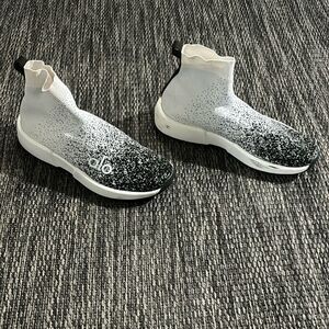 Alo yoga velocity knit sneakers